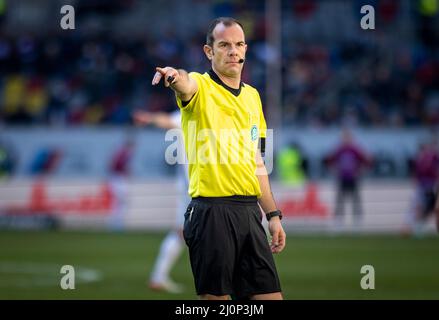 Schiedsrichter Marco Fritz (Korb) Fortuna Düsseldorf - Hamburger SV 19.03.2022, Fussball; 2. Bundesliga, Saison 2021/22 Foto: Moritz Müller Copyrig Stockfoto