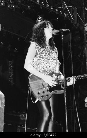 Girlschool sind eine britische Rockband, die sich 1978 in der neuen Welle der britischen Heavy Metal Szene gebildet hat und häufig mit den Zeitgenossen Mot?rhead in Verbindung gebracht wird. Sie sind die am längsten laufende All-Female-Rockband, die nach fast 40 Jahren noch aktiv ist. Girlschool, die aus einer Schulband namens Painted Lady gegründet wurde, genoss Anfang 1980s in Großbritannien eine starke Medienwirkung und kommerziellen Erfolg mit drei Alben von Punk-gefärbtem Metal und einigen Singles, In den folgenden Jahren verlor sie jedoch ihre Dynamik (Bild), als sie für Black Sabbath, Girlschool, mit Sänger Kim McAuliffe auf der Bühne auftrat. 14. Sept Stockfoto