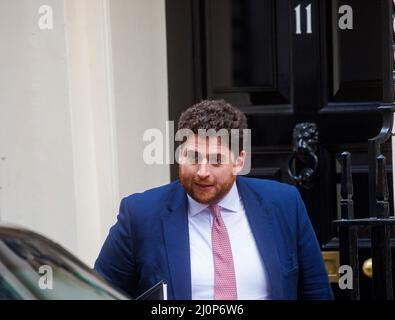 Declan Lyons, Parlamentarischer Privatsekretär, in der Downing Street. Er ist PPS des Premierministers Boris Johnson. Stockfoto