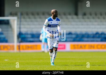 LONDON, GROSSBRITANNIEN. MÄR 20. Albert Adomah von QPR wurde am Sonntag, den 20.. März 2022, im Kiyan Prince Foundation Stadium von den Queens Park Rangers und Peterborough im Sky Bet Championship-Spiel ausgetragen. (Kredit: Ian Randall | MI News) Kredit: MI News & Sport /Alamy Live News Stockfoto