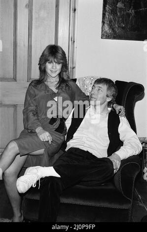 Samantha Fox Kandidat Miss Sunday People Wettbewerb, im Alter von 16 Jahren, Foto zu Hause mit Vater Patrick Fox 1983. Januar. Alias Sam Fox *** Local Caption *** Sam Fox Stockfoto