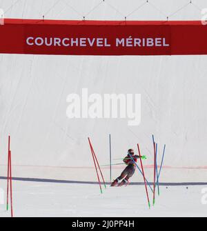 20.. März 2022; Meribel, Frankreich; Finale des alpinen Ski-Weltcups. Herren-Slalom. Lucas Braathen (NOR) bei seinem ersten Lauf; Stockfoto