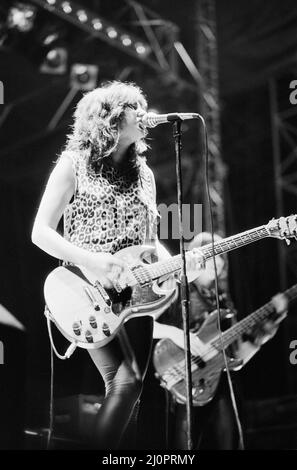 Girlschool sind eine britische Rockband, die sich 1978 in der neuen Welle der britischen Heavy Metal Szene gebildet hat und häufig mit den Zeitgenossen Mot?rhead in Verbindung gebracht wird. Sie sind die am längsten laufende All-Female-Rockband, die nach fast 40 Jahren noch aktiv ist. Girlschool, die aus einer Schulband namens Painted Lady gegründet wurde, genoss Anfang 1980s in Großbritannien eine starke Medienwirkung und kommerziellen Erfolg mit drei Alben von Punk-gefärbtem Metal und einigen Singles, In den folgenden Jahren verlor sie jedoch ihre Dynamik (Bild), als sie für Black Sabbath, Girlschool, mit Sänger Kim McAuliffe auf der Bühne auftrat. 14. Sept Stockfoto