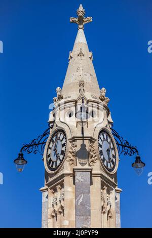 TORQUAY, DEVON, UK - JULI 28 : Blick auf den Uhrenturm in Torquay am 28. Juli 2012 Stockfoto