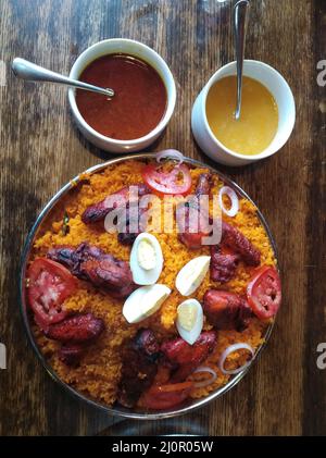 Fastfood im bangladeschischen Restaurant Stockfoto