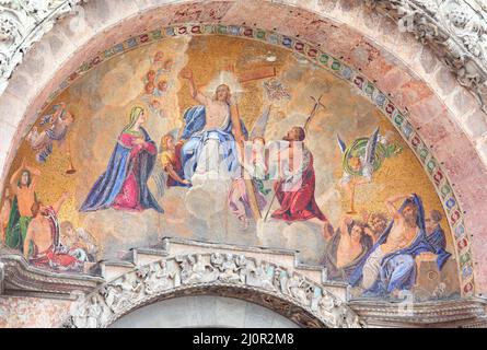 Venedig, VE, Italien - 18. Mai 2020: Mosaik mit Jesus in der Markusbasilika Stockfoto