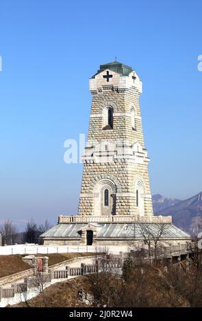 Recoaro, VI, Italien - 28. Februar 2022: Monumentales Gedenkhaus des Pasubio-Berges Stockfoto