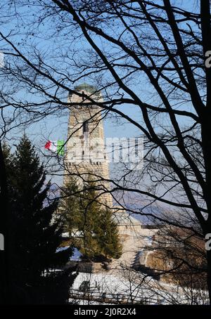 Recoaro, VI, Italien - 28. Februar 2022: Monumentales Gedenkhaus des Pasubio-Berges Stockfoto