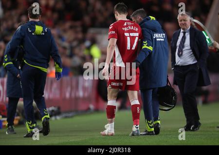 MIDDLESBROUGH, GROSSBRITANNIEN. MÄR 19. Paddy McNair von Middlesbrough hinkt beim FA Cup-Spiel zwischen Middlesbrough und Chelsea im Riverside Stadium, Middlesbrough, am Samstag, den 19.. März 2022, mit einem verletzten Fuß ab. (Kredit: Mark Fletcher | MI News) Kredit: MI Nachrichten & Sport /Alamy Live News Stockfoto