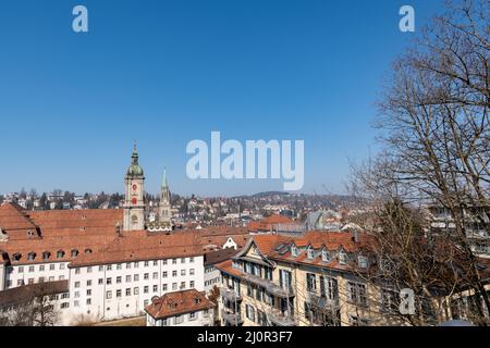 Saint Gallen, Schweiz 9. März 2022 Blick über die Innenstadt an einem sonnigen Nachmittag Stockfoto