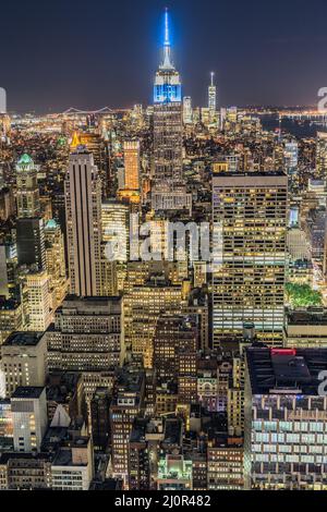 Blick auf die Innenstadt von der Spitze des Felsens aus gesehen (Aussichtsplattform Am Rockefeller Center) Stockfoto