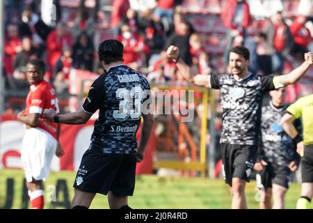 como freut sich über den Sieg des Rennens während des AC Perugia vs Como 1907, Italienisches Fußballspiel der Serie B in Perugia, Italien, März 20 2022 Stockfoto