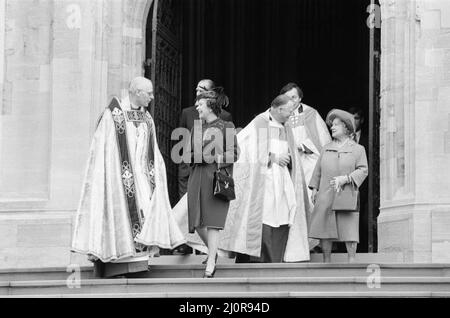 Die königliche Familie, die nach dem Gottesdienst in der St. George's Chapel in Windsor abgebildet ist. 25.. Dezember 1983. Stockfoto