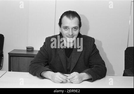 Rik Mayall, einer der Schöpfer und Stars der BBC 2-Komödie, „The Young Ones“/ 31.. Oktober 1984 Stockfoto