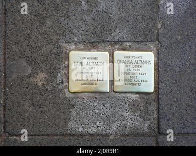 So genannte Stolpersteine für David und Johanna Altmann in Düsseldorf. Stockfoto