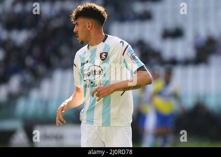 TURIN, ITALIEN. 20. MÄRZ 2022. Matteo Ruggeri von der US Salernitana 1919 während des Spiels zwischen dem FC Juventus und der US Salernitana 1919 am 20. März 2022 im Allianz Stadium in Turin, Italien. Kredit: Massimiliano Ferraro/Medialys Images/Alamy Live Nachrichten Stockfoto