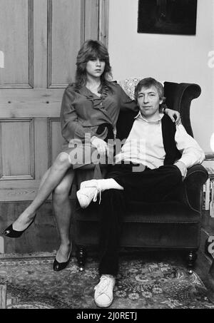 Samantha Fox Kandidat Miss Sunday People Wettbewerb, im Alter von 16 Jahren, Foto zu Hause mit Vater Patrick Fox 1983. Januar. Alias Sam Fox *** Local Caption *** Sam Fox Stockfoto