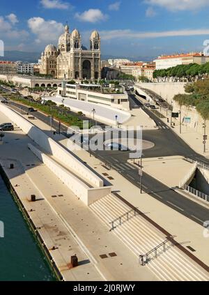 Die große Kathedrale oder Sainte-Marie-Majeure Kathedrale, neo-byzantinischen Stil, ist die katholische Kathedrale von Marseille. Stockfoto