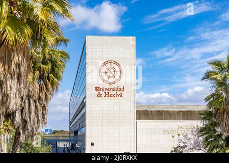 Huelva, Spanien - 10. März 2022: Hauptgebäude der Universität von Huelva, Andalusien, Spanien Stockfoto