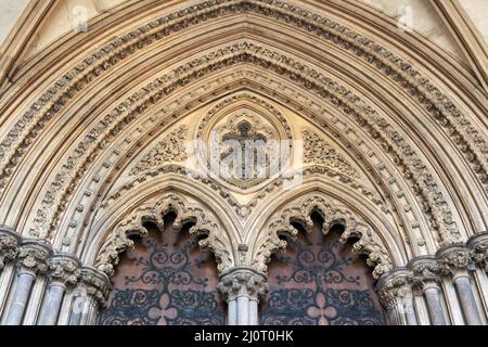 ELY, CAMBRIDGESHIRE, UK - NOVEMBER 22 : Extrance to Ely Cathedral in Ely on November 22, 2012 Stockfoto