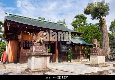 Massha-Hachiman-Schrein auf dem Gebiet des Shikichi-jinja-Schreins (Wara-tenjin). Kyoto. Japan Stockfoto