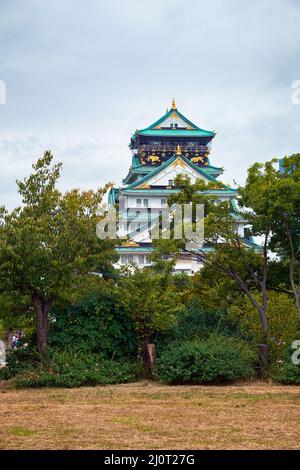 Der fünfstöckige Hauptturm (Tenshu) der Burg von Osaka. Osaka. Japan Stockfoto