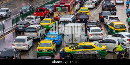 Rush Hour großer Stau im geschäftigen Bangkok Thailand. Stockfoto