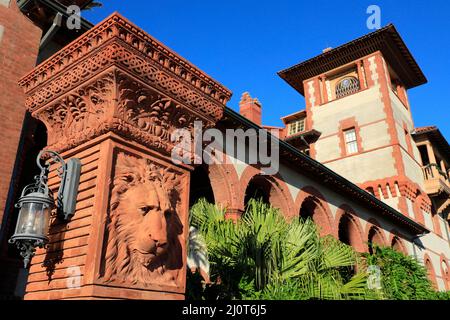 Ein Löwenkopfrelief, das den Haupteingang des Flagler College in St. Augustine.Florida.USA schmückt Stockfoto