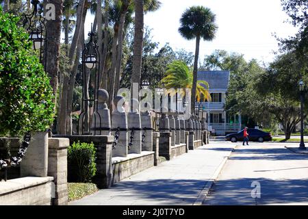 Der Campus des Flagler College mit Steinsäulen in der Altstadt von St.Augustine.Florida.USA Stockfoto