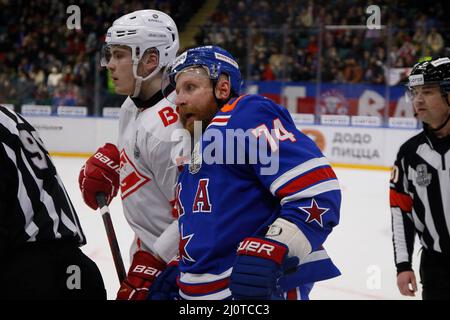 Sankt Petersburg, Russland. 20. März 2022. SKA Hockey Club Spieler, Leo Komarov (No.74) gesehen während der Kontinental Hockey League, Gagarin Cup, KHL 2021/22 zwischen SKA Sankt Petersburg und Spartak Moskau im Ice Sports Palace. (Endergebnis; SKA Saint Petersburg 2:1 Spartak Moscow) Credit: SOPA Images Limited/Alamy Live News Stockfoto