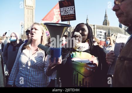 London, England - 19. 2022. März: Stand Up to Racism Demonstration am UN Anti Racism Day Stockfoto