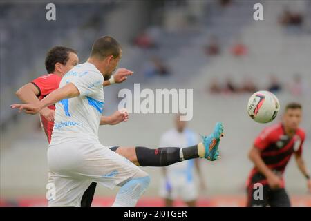 Curitiba, Brasilien. 20. März 2022. Pablo und Saimon während Athletico und Londrina. Rückspiel der Paranaense Championship 2. Etappe 2022 im Joaquim Américo Guimarães Stadion in Curitiba, PR. Kredit: Reinaldo Reginato/FotoArena/Alamy Live Nachrichten Stockfoto