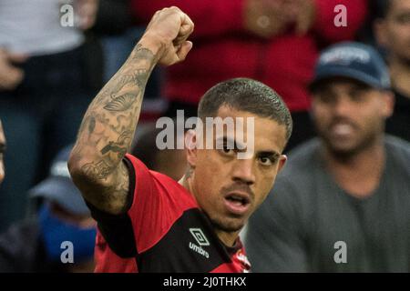 Curitiba, Brasilien. 20. März 2022. PR - Curitiba - 03/20/2022 - PARANAENSE 2022, ATHLETICO-PR X LONDRINA - Athletico-PR-Spieler David Terans feiert sein Tor bei einem Spiel gegen Londrina im Stadion Arena da Baixada zur Paranaense-Meisterschaft 2022. Foto: Robson Mafra/AGIF/Sipa USA Quelle: SIPA USA/Alamy Live News Stockfoto