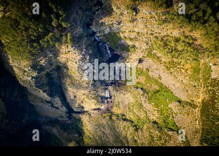 Fisgas de ermelo Wasserfall Drohne Luftaufnahme in Mondim de Basto Stockfoto