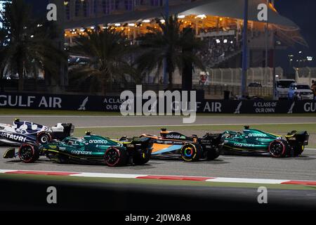 Bahrain International Circuit, Sakhir, Bahrain am 20. März 2022 Nico Hulkenberg 27 (GER), Aston Martin AMR22, Acing RB18 Daniel Ricciardo 3 (AUS), McLaren MCL36, Lance Stroll 18 (CAN), Aston Martin AMR22 während der FORMEL 1 GULF AIR BAHRAIN GRAND PRIX 2022, Eleanor Hoad Credit: Every Second Media/Alamy Live News Stockfoto