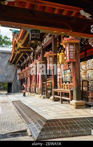 Das Hauptheiligtum (shaden) des Kitano Tenmangu-Schreines. Kyoto. Japan Stockfoto