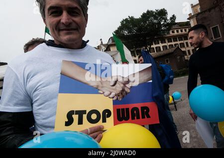 Rom, Italien. 19. März 2022. Die Ausgabe 23. von „DVDDADDAD's Pride“, um das Gesetz über die gemeinsame Haft zu unterstützen und auch um ein Ende des Krieges in der Ukraine zu fordern. (Foto: Andrea Ronchini/Pacific Press) Quelle: Pacific Press Media Production Corp./Alamy Live News Stockfoto