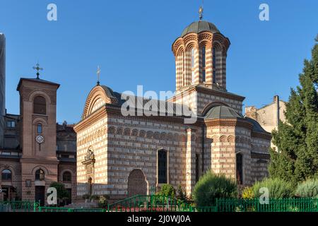 BUKAREST, RUMÄNIEN - 16. AUGUST 2021: Biserica Sfantul Anton Kirche in der Innenstadt (Altstadt) der Stadt Bukarest, Rumänien Stockfoto