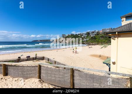 Freshwater Beach in Sydney, einem der berühmten nördlichen Strände Sydneys, an einem sonnigen Herbsttag, NSW, Australien Stockfoto