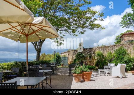 PIENZA, TOSKANA, ITALIEN - MAI 19 : Blick von einem Restaurant in Pienza am 19. Mai 2013 Stockfoto