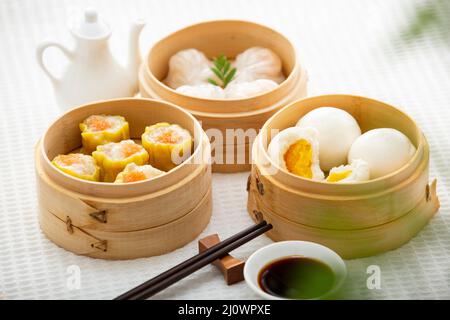 Verschiedene Dim-Sum aus Guangdong in einem Restaurant Stockfoto