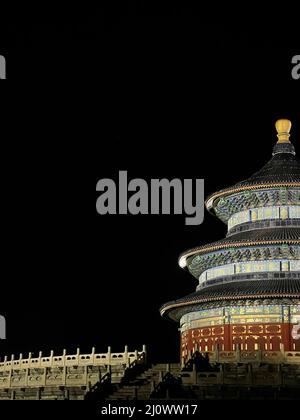 Peking, China. 3.. Februar 2022. Das Foto, das mit einem Mobiltelefon aufgenommen wurde, zeigt eine Architektur des Himmelstempels in Peking, der Hauptstadt Chinas, 3. Februar 2022. Quelle: Chu Jiayin/Xinhua/Alamy Live News Stockfoto