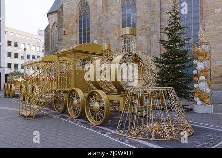 Trainieren Sie mit Paketen auf dem Weihnachtsmarkt Dortmund Stockfoto