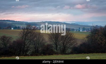 Dorf Ritzing Burgenland mit Nachmittagswolken am Himmel Stockfoto