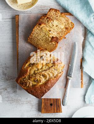 Bananenbrot. Kuchen mit Banane, traditionelle amerikanische Küche. Stockfoto