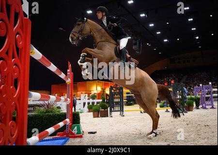 Henrik von Eckermann und King Edward treten am 20. März 2022 in Paris beim Saut Hermes im Le Grand Palais Ephemere an. Foto Laurent Zabulon/ABACAPRESS.COM Stockfoto