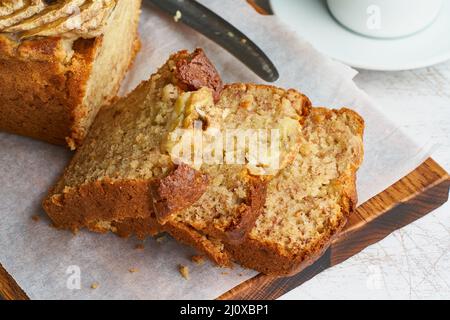 Bananenbrot. Kuchen mit Banane, traditionelle amerikanische Küche. Stockfoto