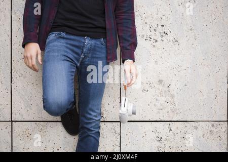 Modische Jeans für Reisende aus nächster Nähe. Hochwertiges, schönes Fotokonzept Stockfoto