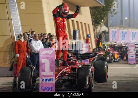 Bahrain International Circuit, Sakhir, Bahrain am 20. März 2022 Gewinner Charles Leclerc 16 (MO), Scuderia Ferrari F1-75 während der FORMEL 1 GULF AIR BAHRAIN GRAND PRIX 2022, Eleanor Hoad Credit: Every Second Media/Alamy Live News Stockfoto