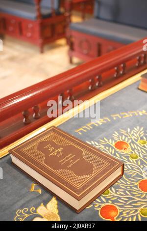 Das Innere der neu renovierten Synagoge, das Haus der zehn Gebote, Souk-Bereich, Manama, Königreich Bahrain Stockfoto